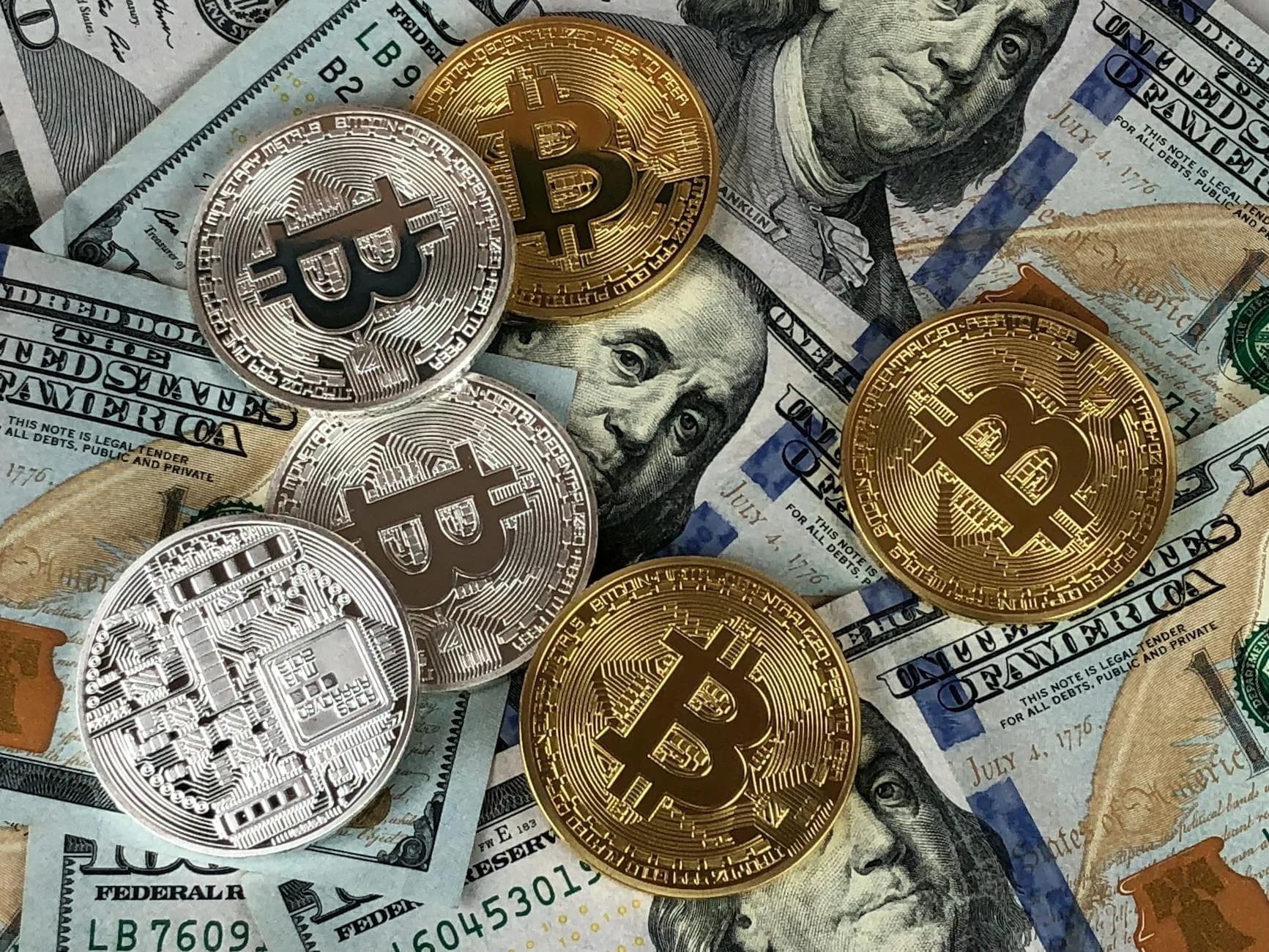 Will Bitcoin Replace the US Dollar? Expert Panel Analysis