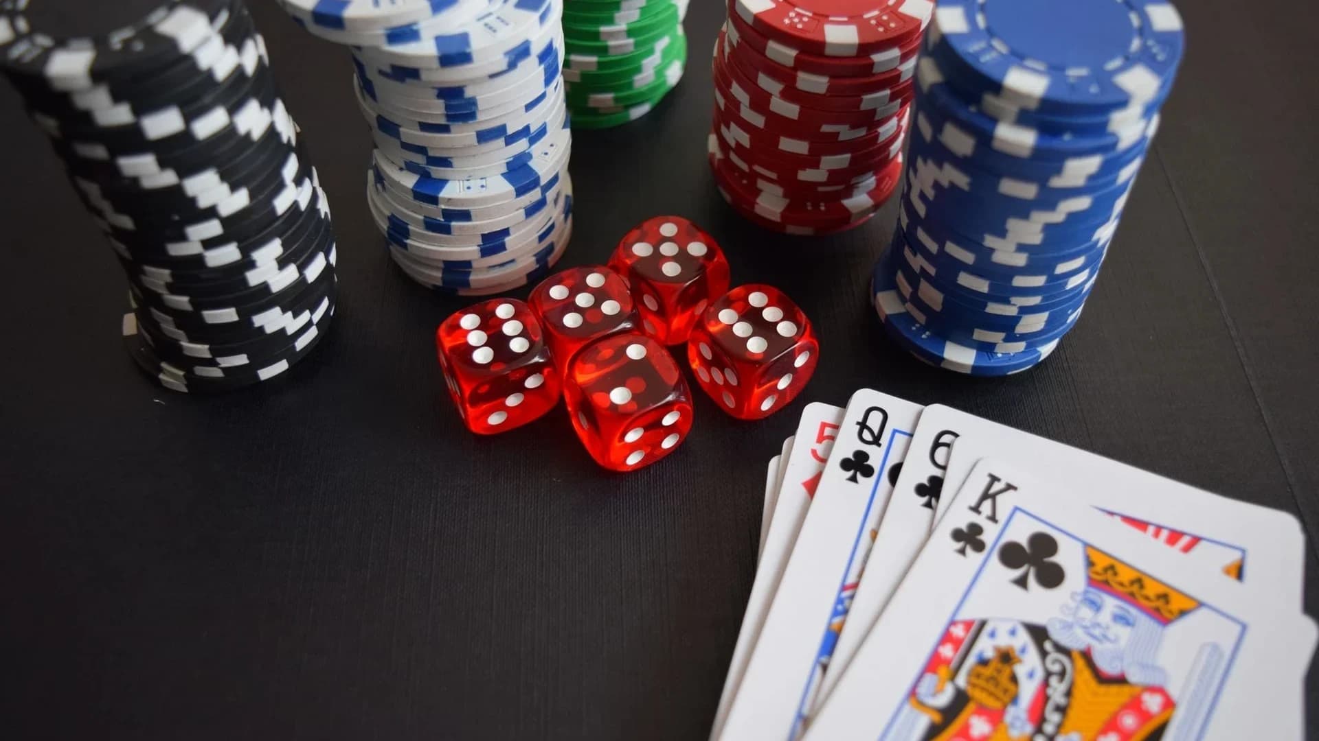 Kelly Criterion Explained: Bet Sizing Formula (With Example)