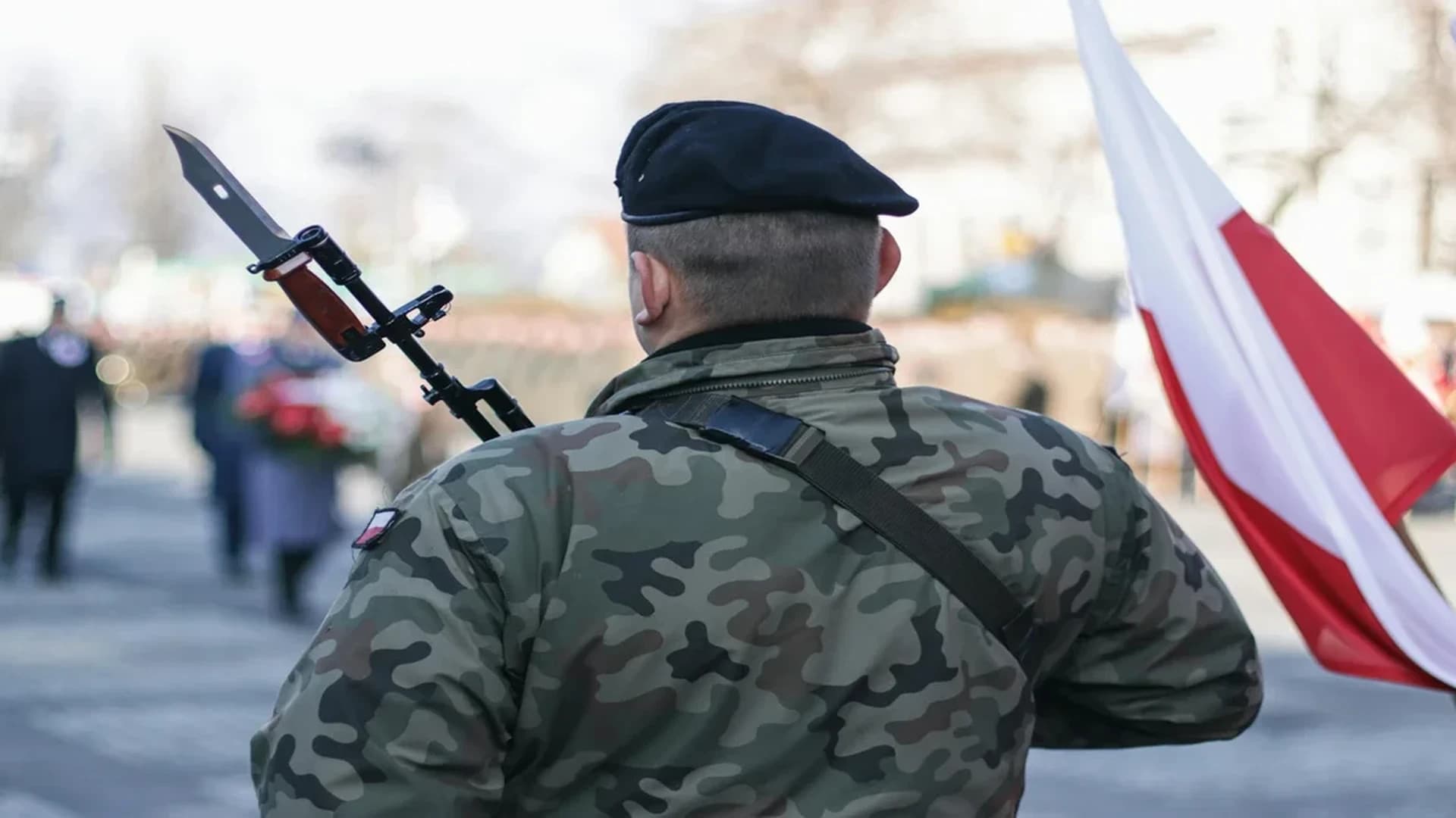 Ukraine Weapons Halt: Trump's Risky Geopolitical Play