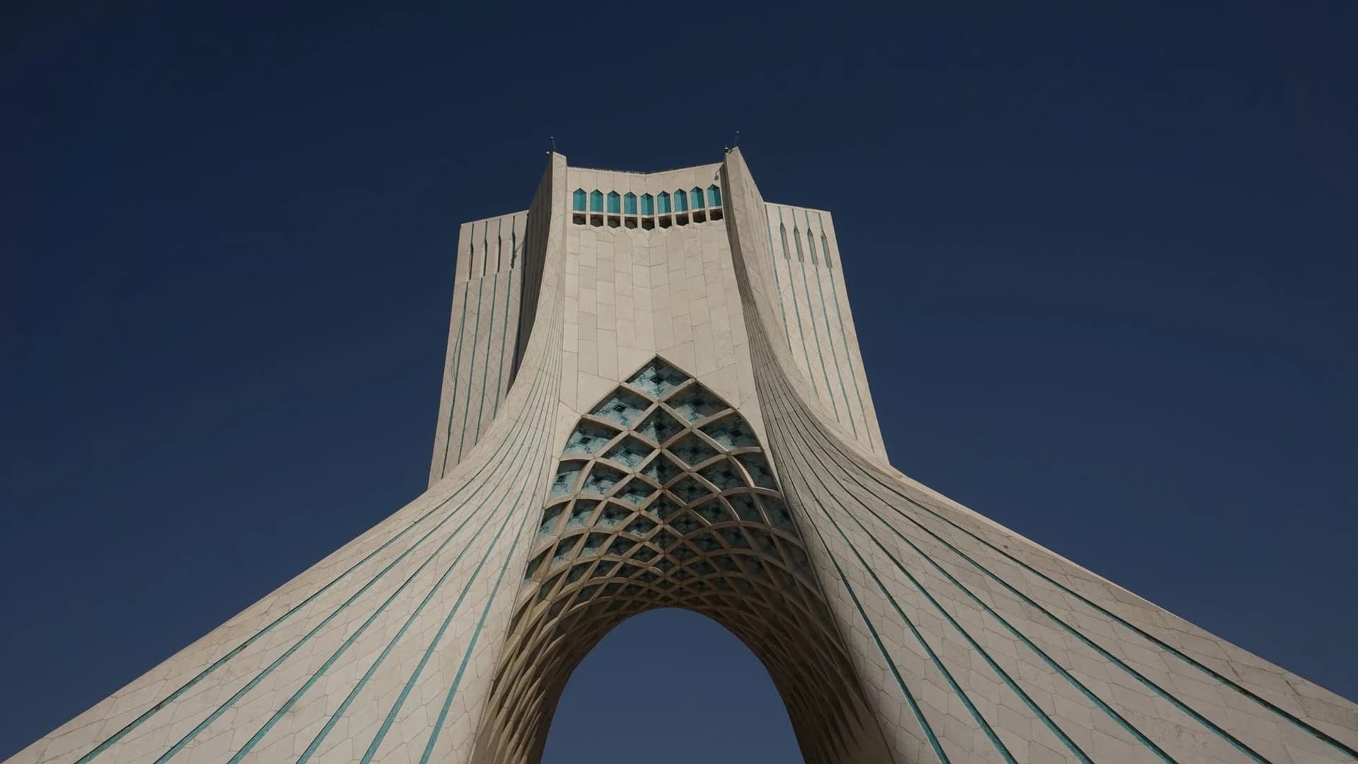 Iran's Retaliation: Gulf States Under Siege Risk