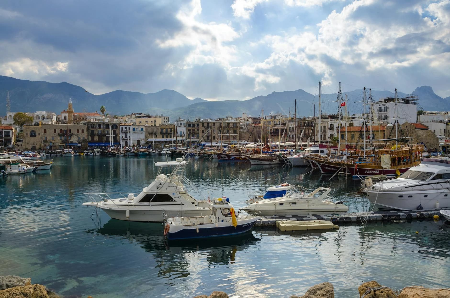 Cyprus Seeks UK Guarantees on Military Base Use