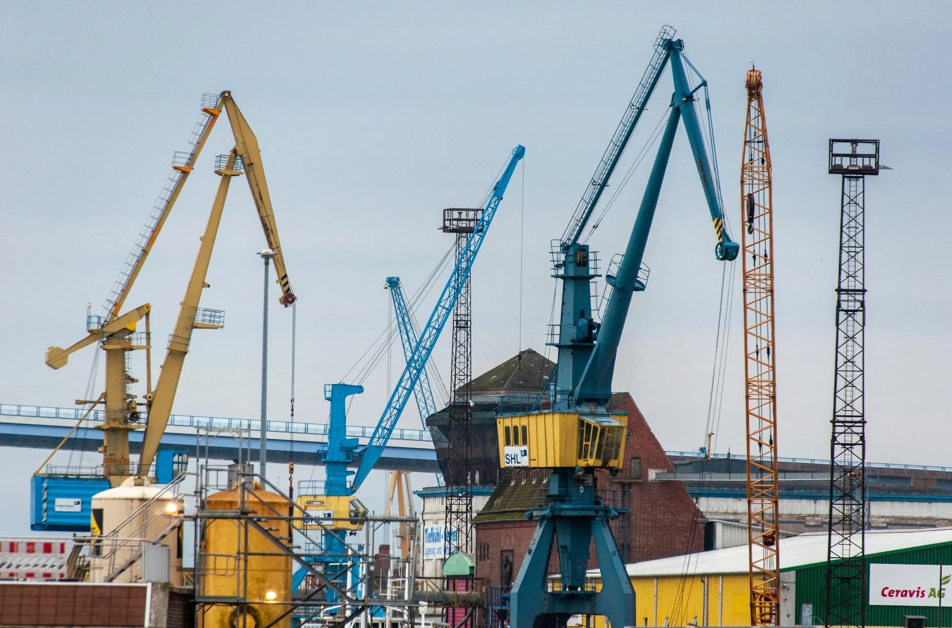 Maritime Chokepoints: Analyzing Global Trade Risks