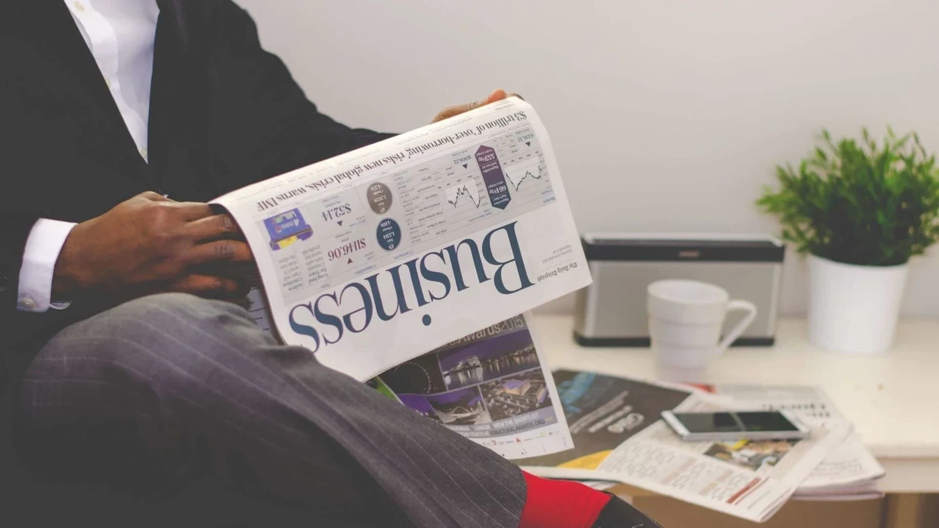 B2B SaaS Strategy: Series A vs. Path to Profitability